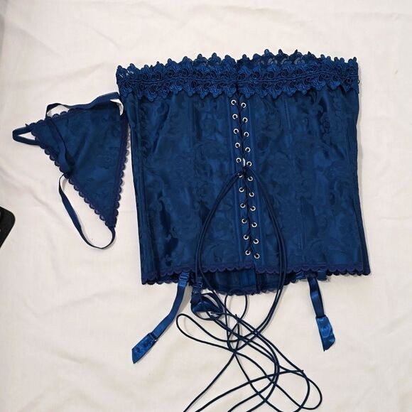 - FREDERICKS OF HOLLYWOOD LACE BROCADE/UNDERWEAR SET SIZE 36 - Picture 1 of 10